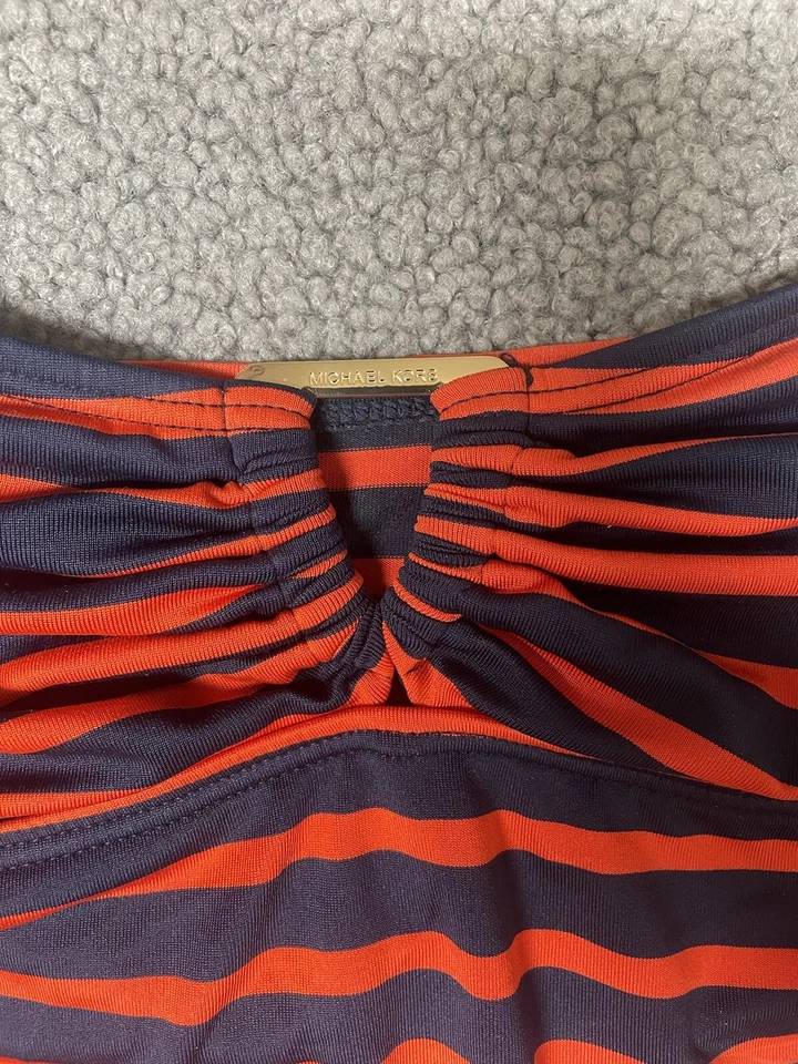 Traje de baño Michael Kors de dos piezas rayas rojas y negras talla pequeña Foto 3 de 4
