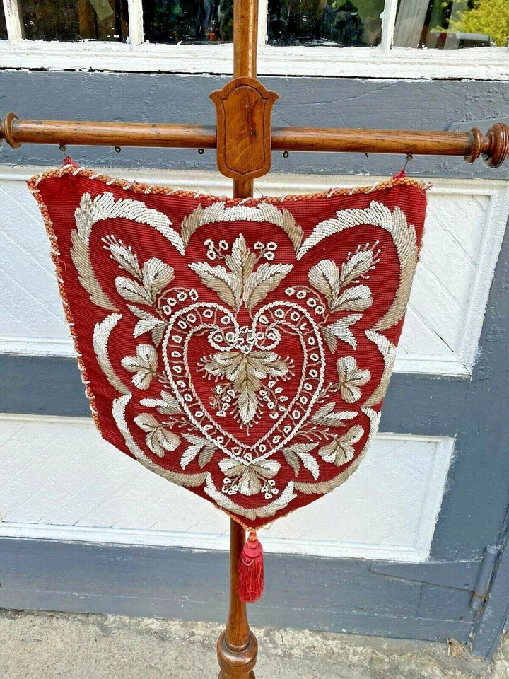 ANTIGUA PANTALLA DE FUEGO VICTORIANA DE ROBLE Y NOGAL CON CUENTAS DE AGUJA Foto 4 de 4