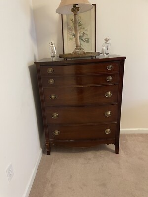 DIXIE FURNITURE Mahogany 5 Piece Bow Front Bedroom Set - Please