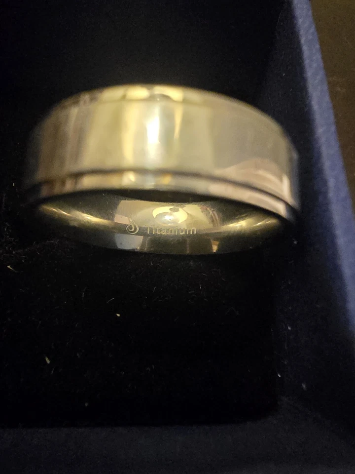Anillo de boda de titanio para hombre  Foto 4 de 4