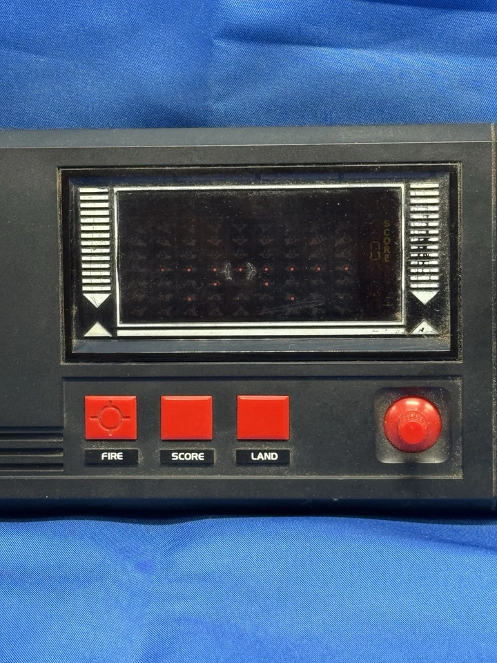 Juego Electrónico Portátil Mattel Electronics STAR HAWK De Colección Raro Funcionamiento  Foto 3 de 4