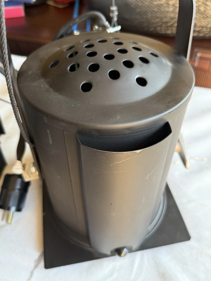 2 Fresnel 6" Adjustable Stage Light 750W - Image 4 of 4