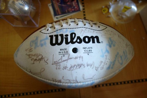 EQUIPO DE FÚTBOL AMERICANO AUTOGRAFIADO NAU Northern Arizona University Wilson Oficial NCAA - Imagen 3 de 6