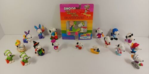 Lot of 19 Peanuts SNOOPY & WOODSTOCK, Easter, Halloween, Valentine, PVC Figures! - Picture 1 of 7