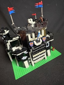 Lego 6085 Castle Black Knights Black Monarch's Castle Knights Knights Castle 1988 P2