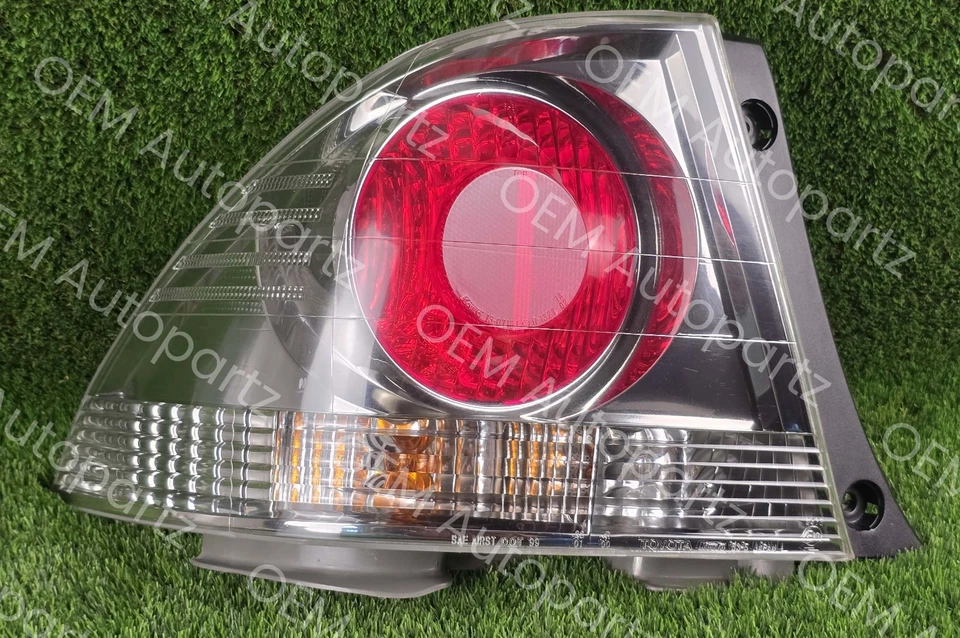 Пара задних фонарей в сборе для Lexus Altezza IS200 IS300 SXE10 оригинальные левые и правые б/у - Изображение 2 из 4