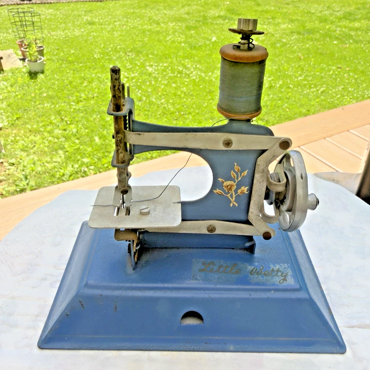 Blue Vintage Original Collectible Sewing Machines for sale | eBay