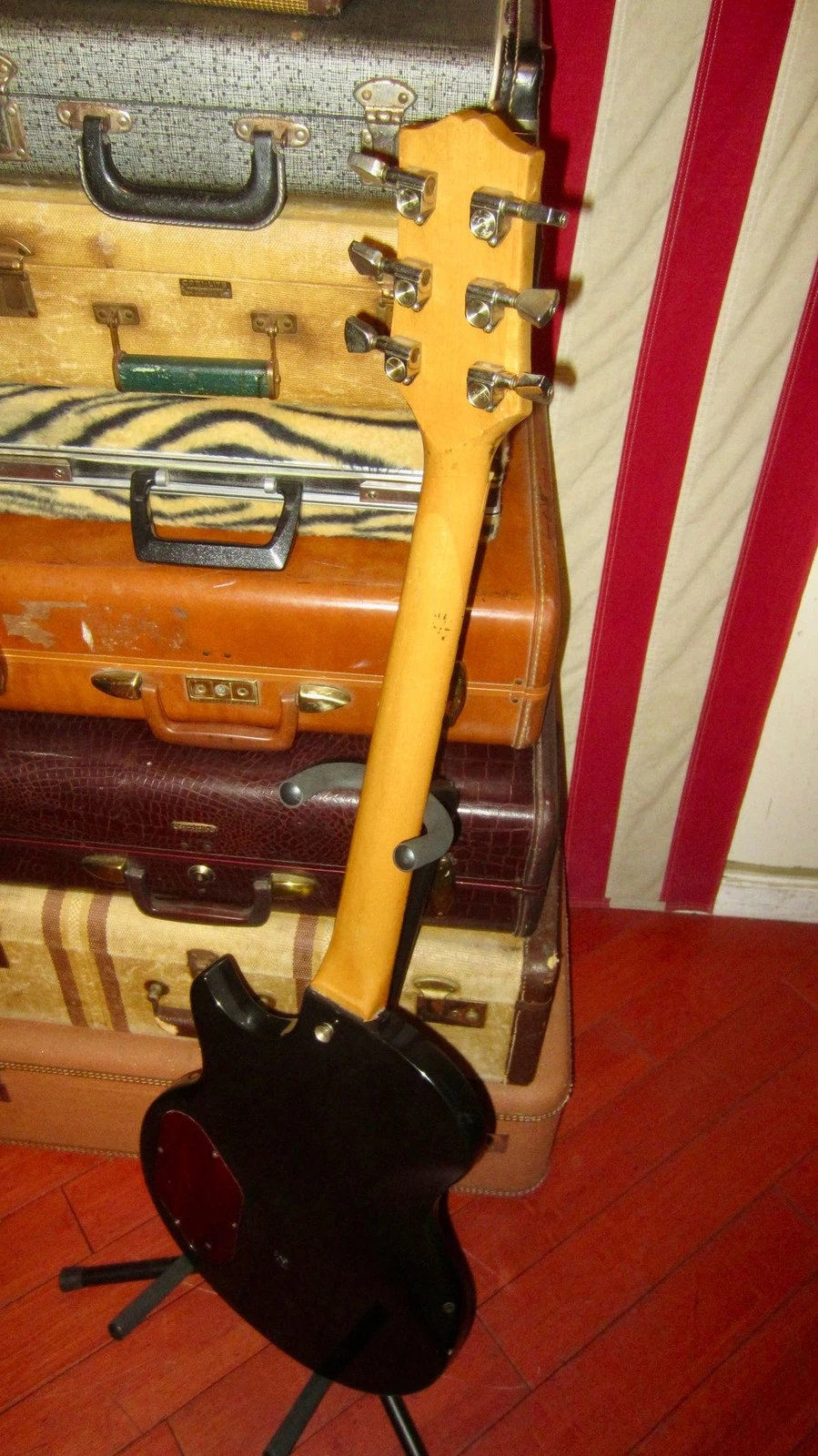 Picture 4 of 6