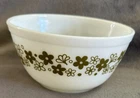 Pyrex Crazy Daisy Spring Blossom 402 Mixing Bowl 1 1/2 Qt White/ Green Flowers