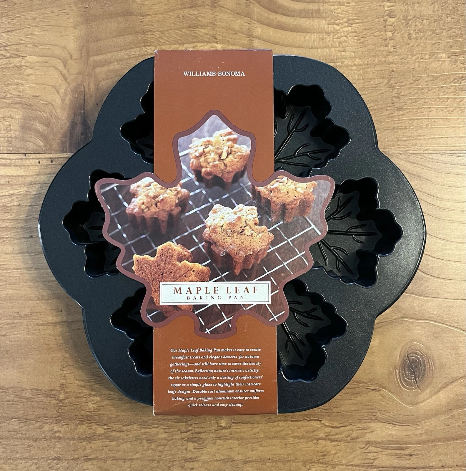 Maple Leaf Baking Pan 6 Cavities Non Stick Williams Sonoma Nordic Ware Toronto