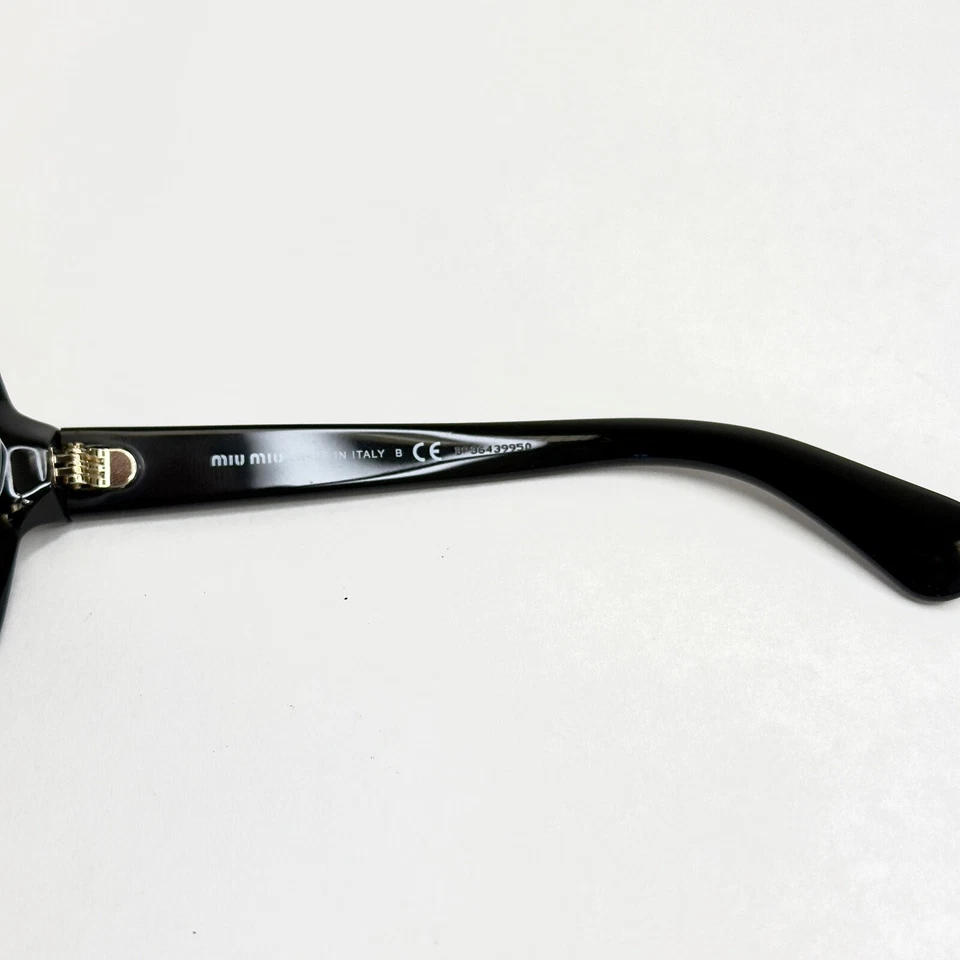 Модные солнцезащитные очки MIU MIU CORE MU06WS черные геометрические квадратные увеличенного размера 06 Вт - Изображение 4 из 4