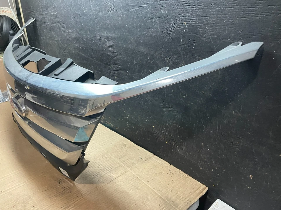 Parrilla cromada superior delantera Ford Fusion 2010 2011 2012 OEM T3870 DG Foto 2 de 4