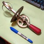 EKCO Vintage Manual Hand Crank Handheld Egg Beater Mixer Red Handle — photo 4