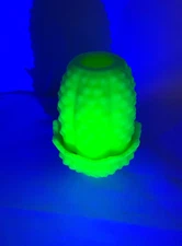 VTG Fenton Glass Hobnail Uranium Custard Satin Lime Glass Fairy Lamp Great Cond