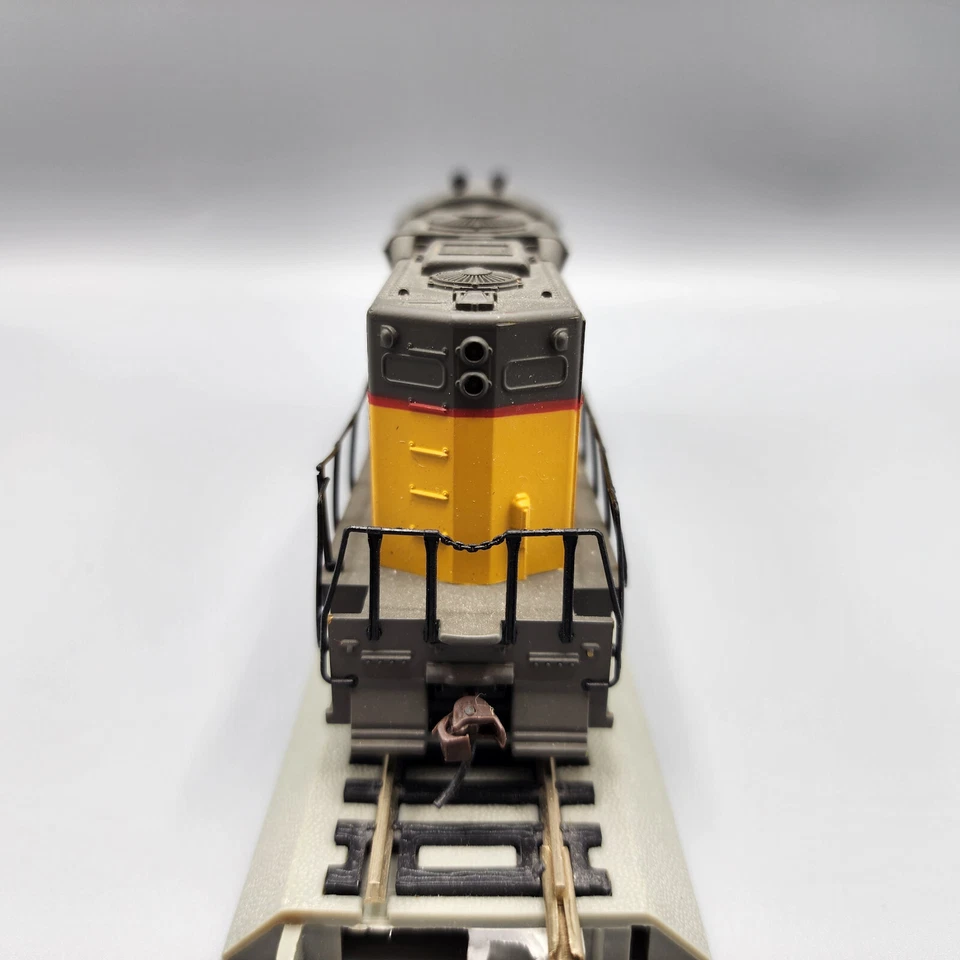 Walthers HO Scale Union Pacific #287 Locomotive Model Train RUNS/LIGHTS C-6 - Image 2 of 4