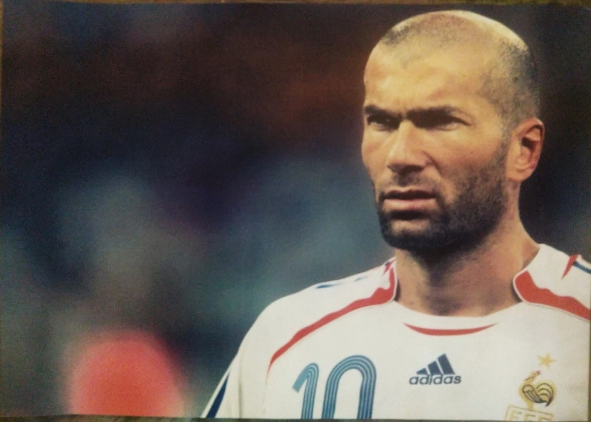 Zinedine Zidane Signé France 1998 Football Maillot Dans Gift Box Zinedine Zidane Signé France 1998 Football Maillot Dans Gift Box