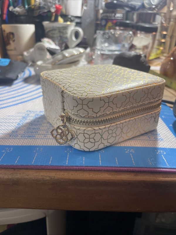 Kendra Scott Travel Jewelry Organizer, Hard Case, Small Jewelry Box