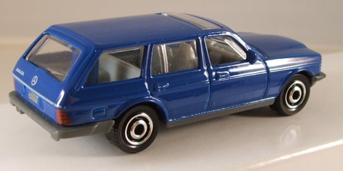 Mercedes-Benz ""S123"" (W123) Matchbox #13, edición 2020 (suelta/como nueva) - Imagen 2 de 2