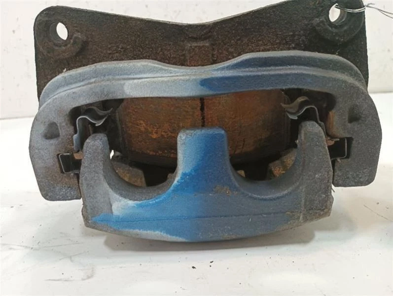 Pinza de freno delantero izquierdo Subaru Outback 2011 10177920 Foto 3 de 4