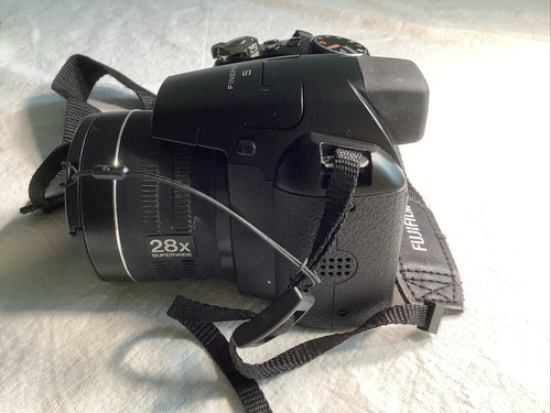 Cámara digital Fujifilm FinePix S Series S4400 14,0 MP negra probada - Imagen 4 de 16