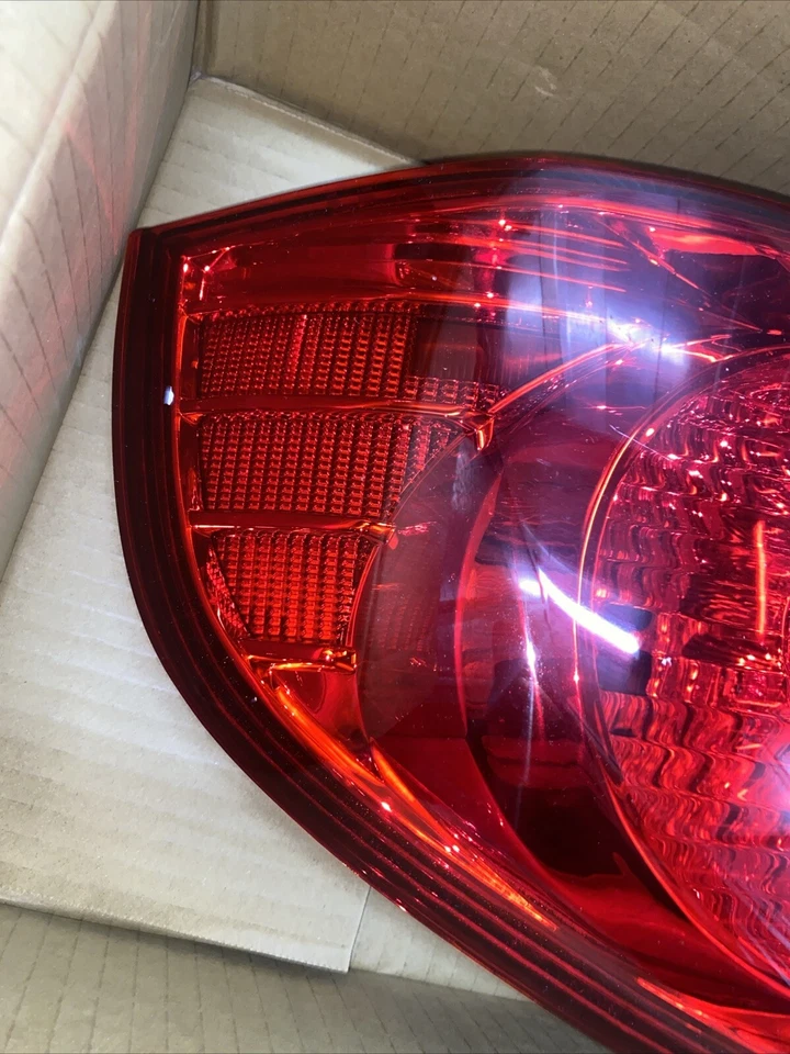 Conjunto de lanterna traseira compatível com Nissan Sentra Dorman 2004-2006 - Imagem 2 de 4