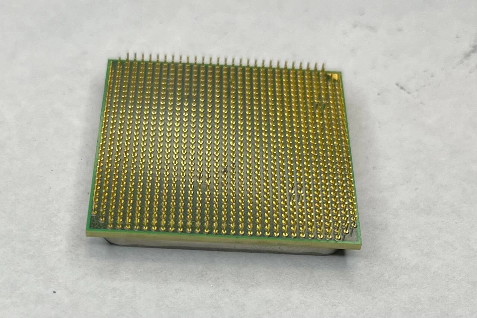 AMD Phenom X4 9950 HD995ZFAJ4BGH 2.6GHz Socket AM2+ JAAHB AA - Image 2 of 3