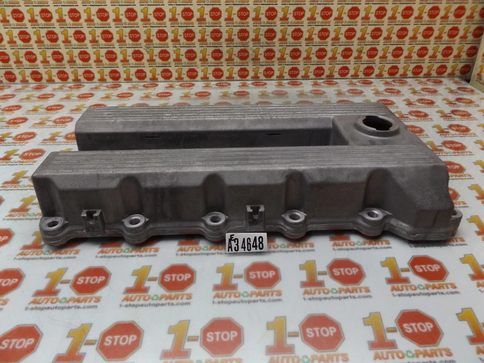 BMW 318i 1996-1998 cubierta de válvula del motor 11121247827 OEM Foto 4 de 4