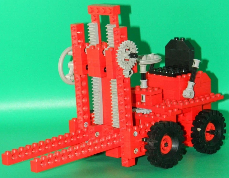 LEGO Technic Forklift 850 Boxed with Instructions, photo 1 of 5