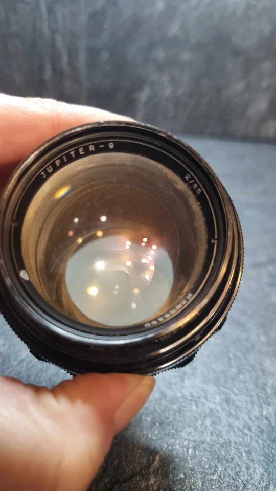 Jupiter-9 85mm f/2 Portrait Lens – M42 Mount – Soviet Vintage - Image 3 of 4