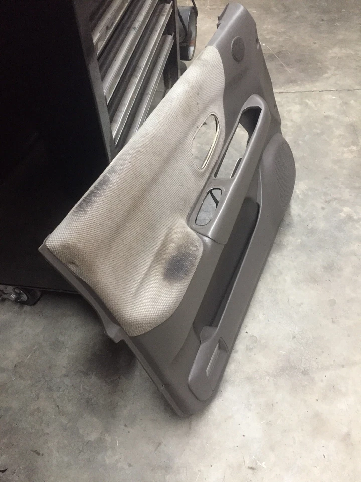 FRONT LEFT DRIVER DOOR PANEL 97 98 99 00 01 02 03 04 MITSUBISHI MONTERO SPORT  - Image 2 of 4