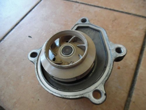 VW Polo 9N 1,2 Wasserpumpe 03D121005