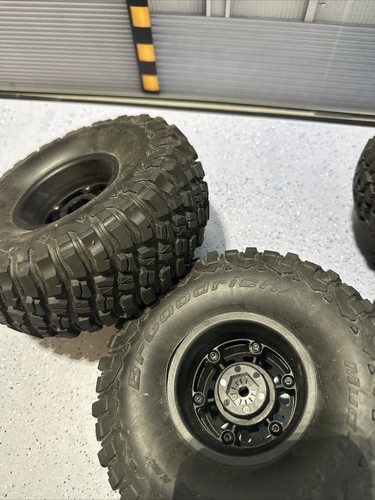AXIAL SCX6 Jeep Wrangler Tires 17mm Hex Wheels w/ Caps - Picture 23 of 24