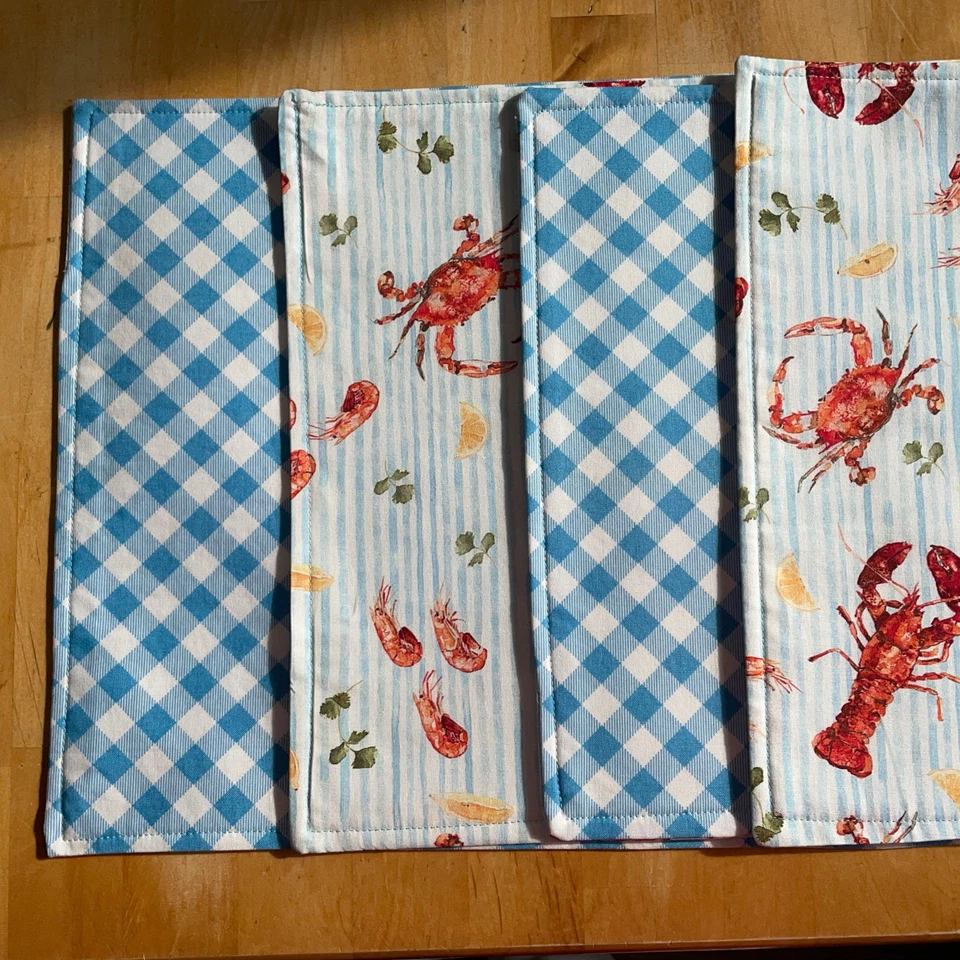 Complete Set 4 Napkins. Placemats And Matching Runner Crab Lobster Bake 9 Pieces - Image 3 of 4