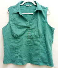 Cato  18/20W green striped partial buttoned spandex stretch sleeveless top