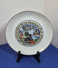 Georgia's Stone Mountain Park Ceramic Souvenir Plate with Gold Trim 7.25"