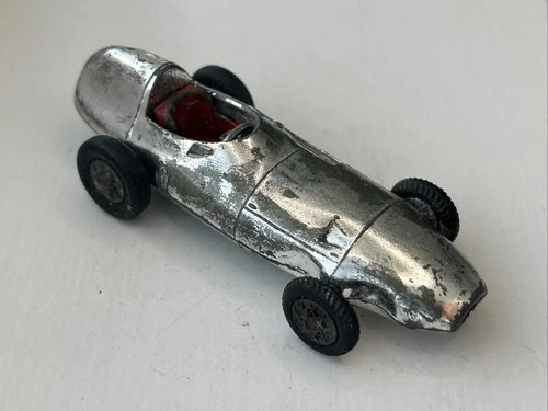 Trophy Models Vanwall Racing Car Chrome Corgi 150 Cast Spoked Hubs Vintage 1961