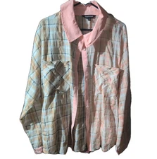 DAVI & DANI SIZE 1XL CONTRASTING PLAID COLLARED TOP W/POCKETS WORN ONCE