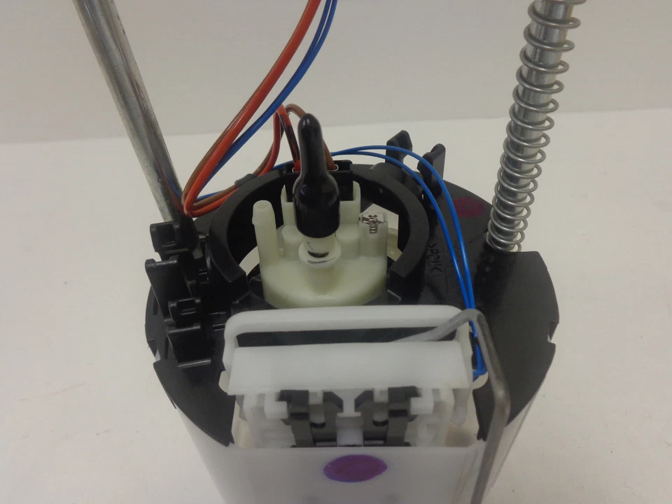 Conjunto de módulo de bomba de combustible Auto Extra Airtex E7193M Dodge Challenger (2006-2010) Foto 3 de 4