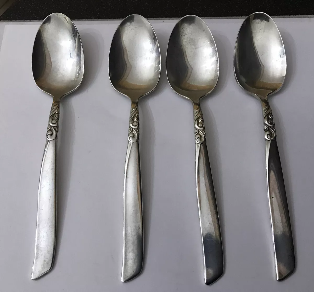 4 X SILVER PLATED SOUTH SEAS 19cm Dessert SPOONS ONEIDA COMMUNITY