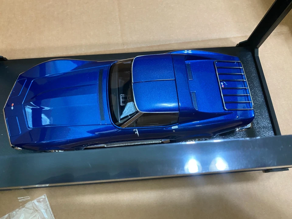 KK SCALE MODELS 1/18 - CHEVROLET CORVETTE C3 STINGRAY - 1972 BLUE METALLIC - Image 2 of 4