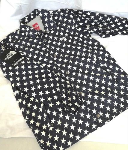 THE NORTH FACE×SUPREME Numéro de modèle : Veste d'entraîneur motif étoile