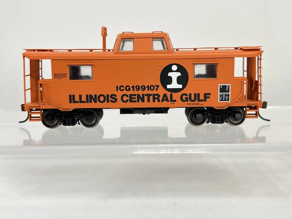 Bowser HO Illinois Central Gulf ICG #199107 N8 Caboose “I Logo” - Image 3 of 4