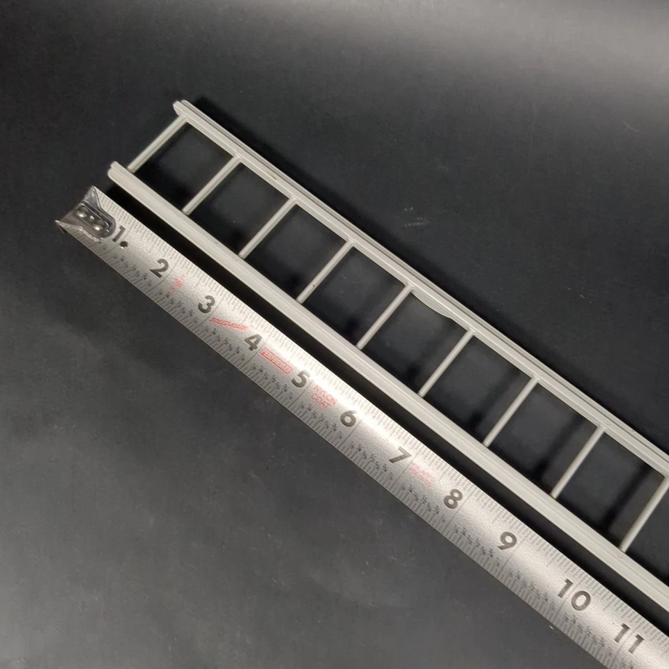 Tonka Ladder 16 Rung Fire Truck White Plastic 2960 19" - Image 4 of 4