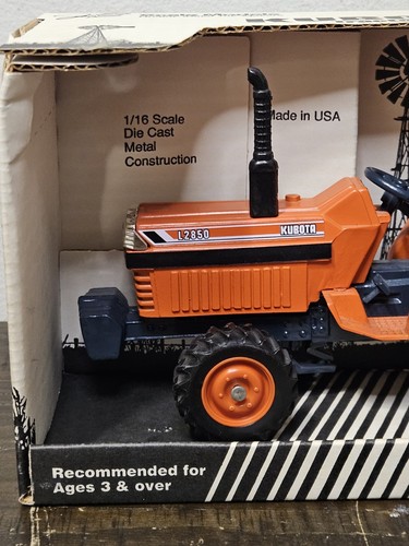 Kubota L2850 Tractor Orange Die Cast Metal 1/16 Scale Models USA Vintage - Picture 3 of 7