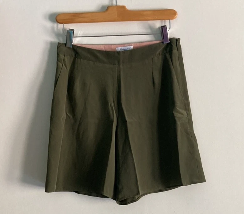 Pantalones Cortos Mujer Verde Seda Italianos Talla 38 EE. UU. 2 Capritouch Frente Plano Verano Foto 3 de 4