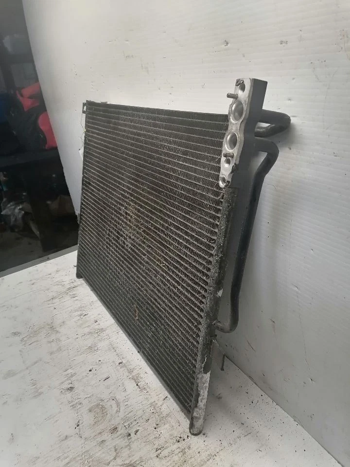 Condensador de CA convertible para BMW 325i 1465123 01-06 Foto 2 de 4