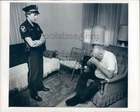 1979 Press Photo Charlotte NC Police Woman in Uniform Delivers Sad News to Man