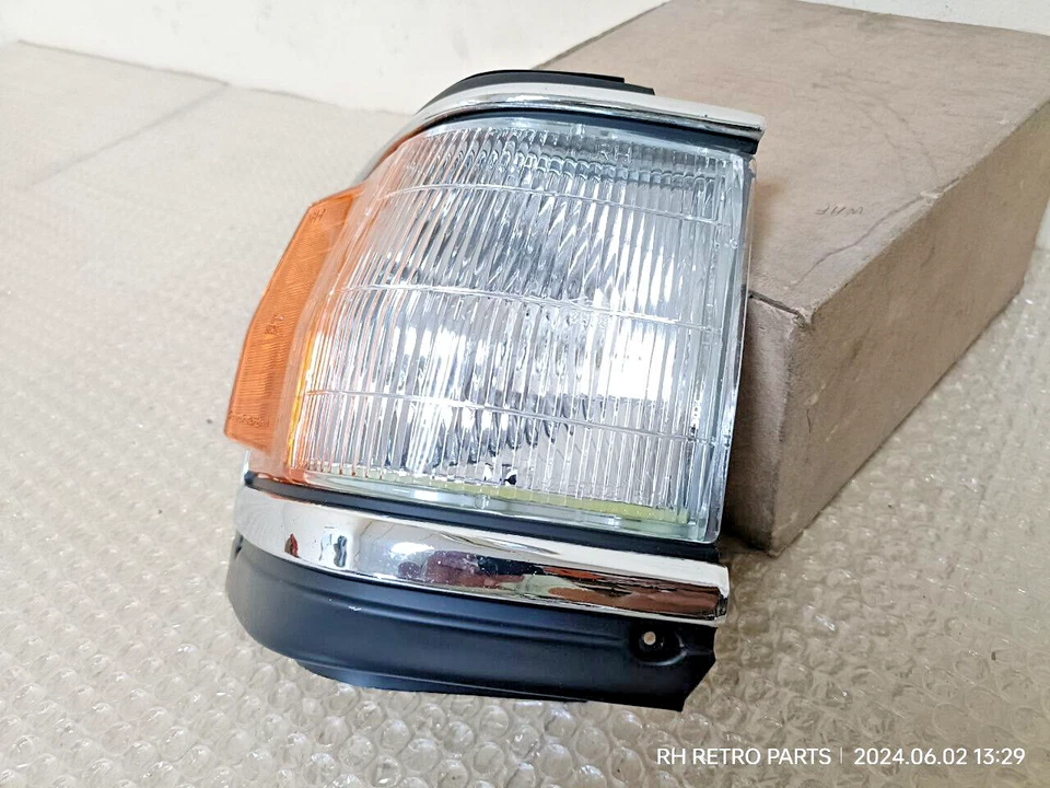 Toyota Cressida GX71 LX70 MX73 RX70 Parking & Clearance Lamp 81620-22170 - Image 3 of 4