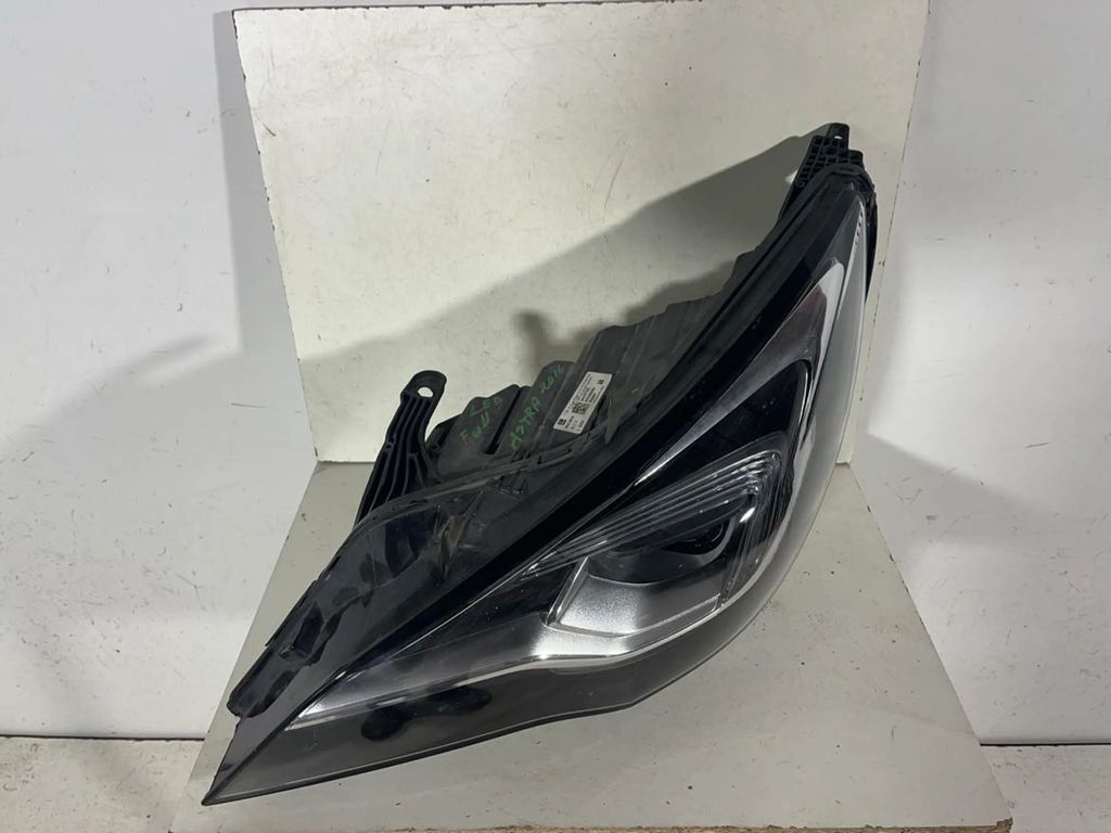 Opel Astra K 2016 Left front headlight headlamp 39055745 MUR5295 