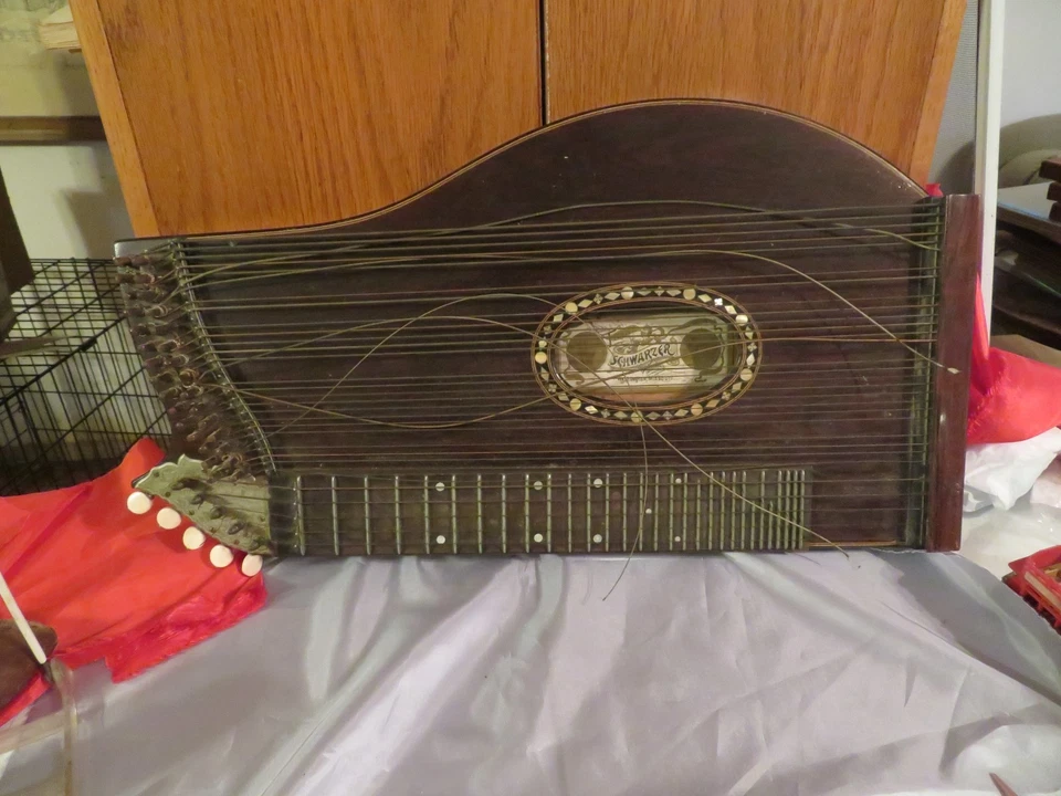 Antique Zither Style A Franz Schwarzer 35 strings 1898 - Image 2 of 4